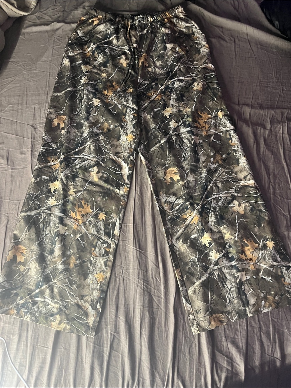 Thin camouflage pants